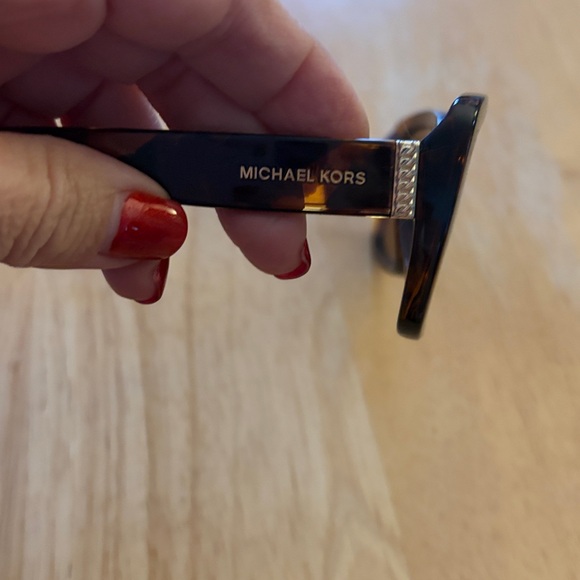 NWT Michael Kors brown Tortoise Shell “Cambridge” Sunglasses size 54 women’s - Picture 3 of 8